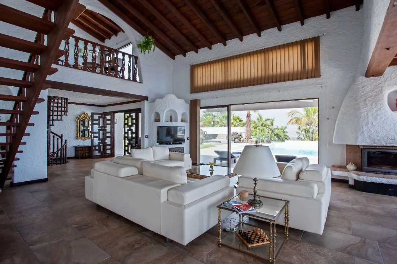 Casa Las Rocas Santa Úrsula 0*,